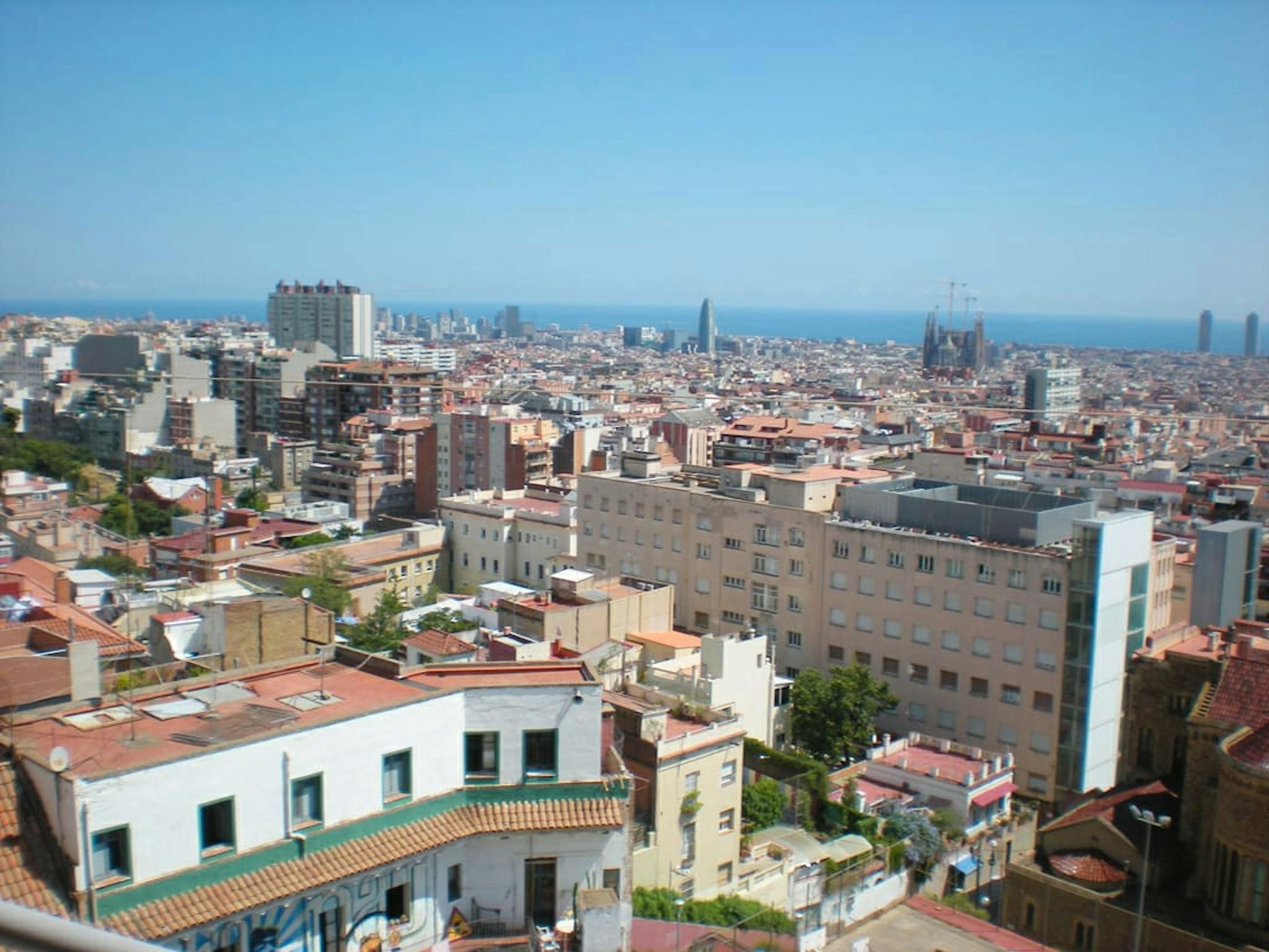 Vista exterior de Piso de alquiler en  Barcelona Capital con Lavadora, Balcón y Se aceptan mascotas