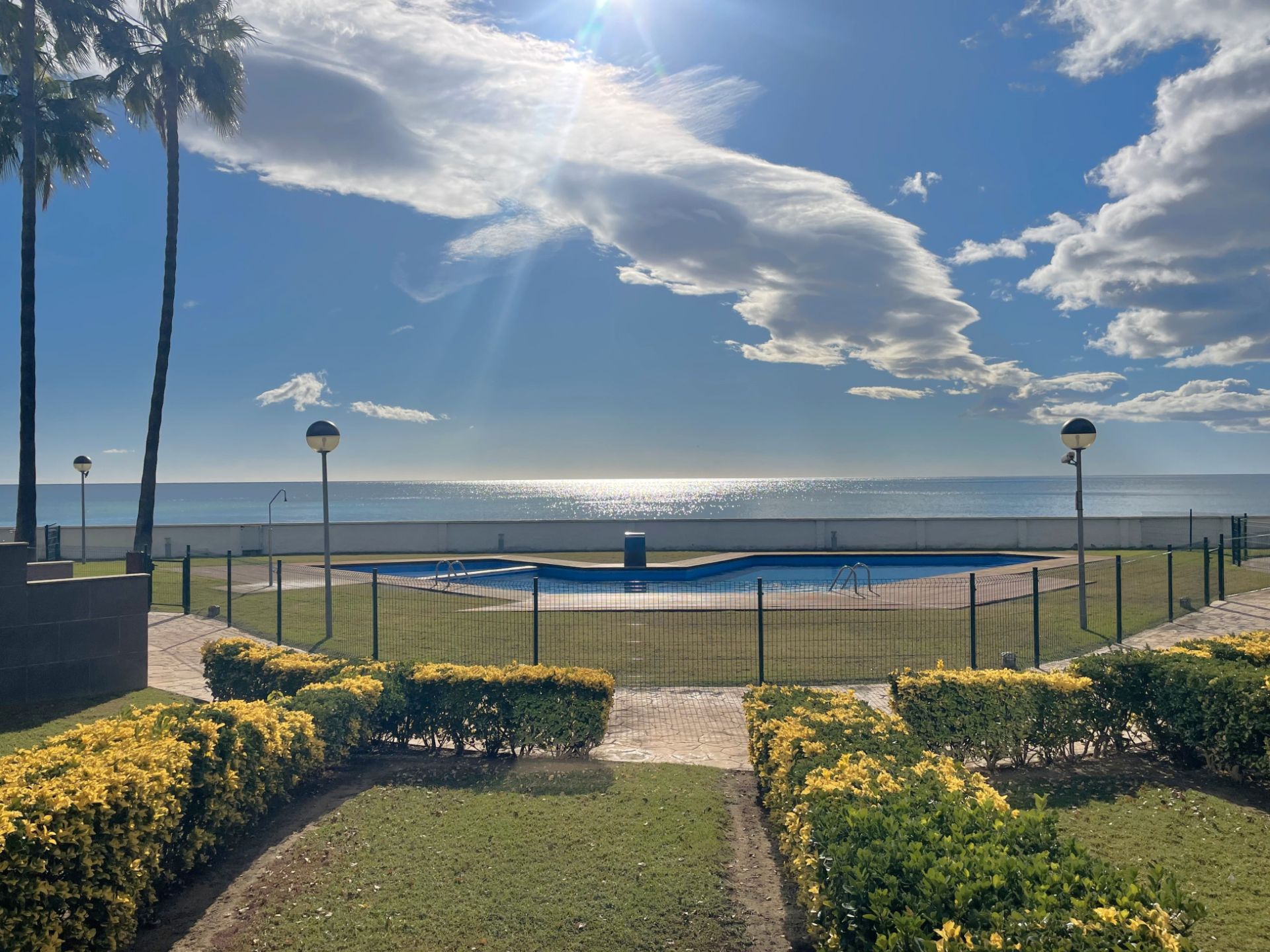 Piscina de Pis en venda en Mont-roig del Camp amb Aire condicionat, Calefacció i Jardí privat