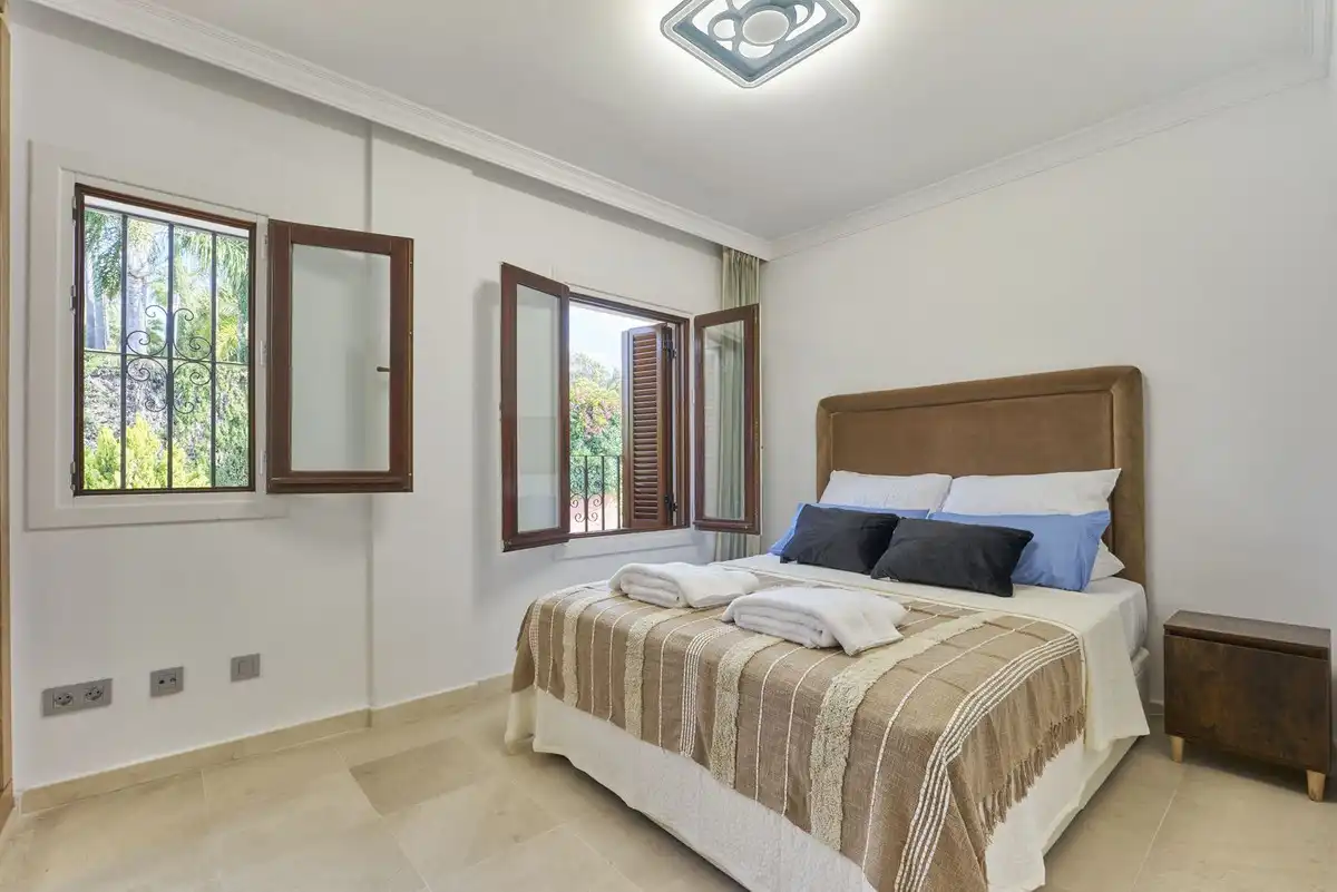 Bedroom of Detached homes for sale in Marbella  with Air Conditioner, Private garden and Terrace