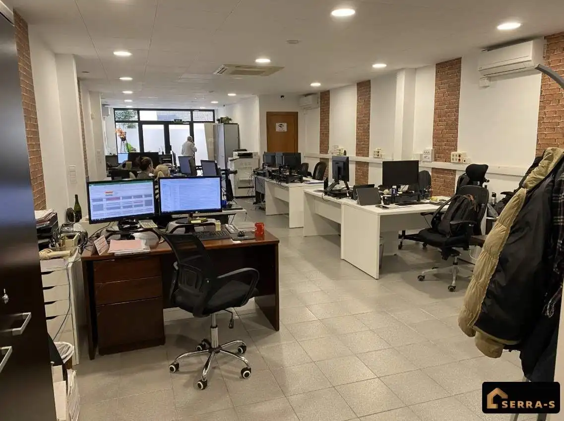 Local comercial de lloguer a Calle BARCELONA