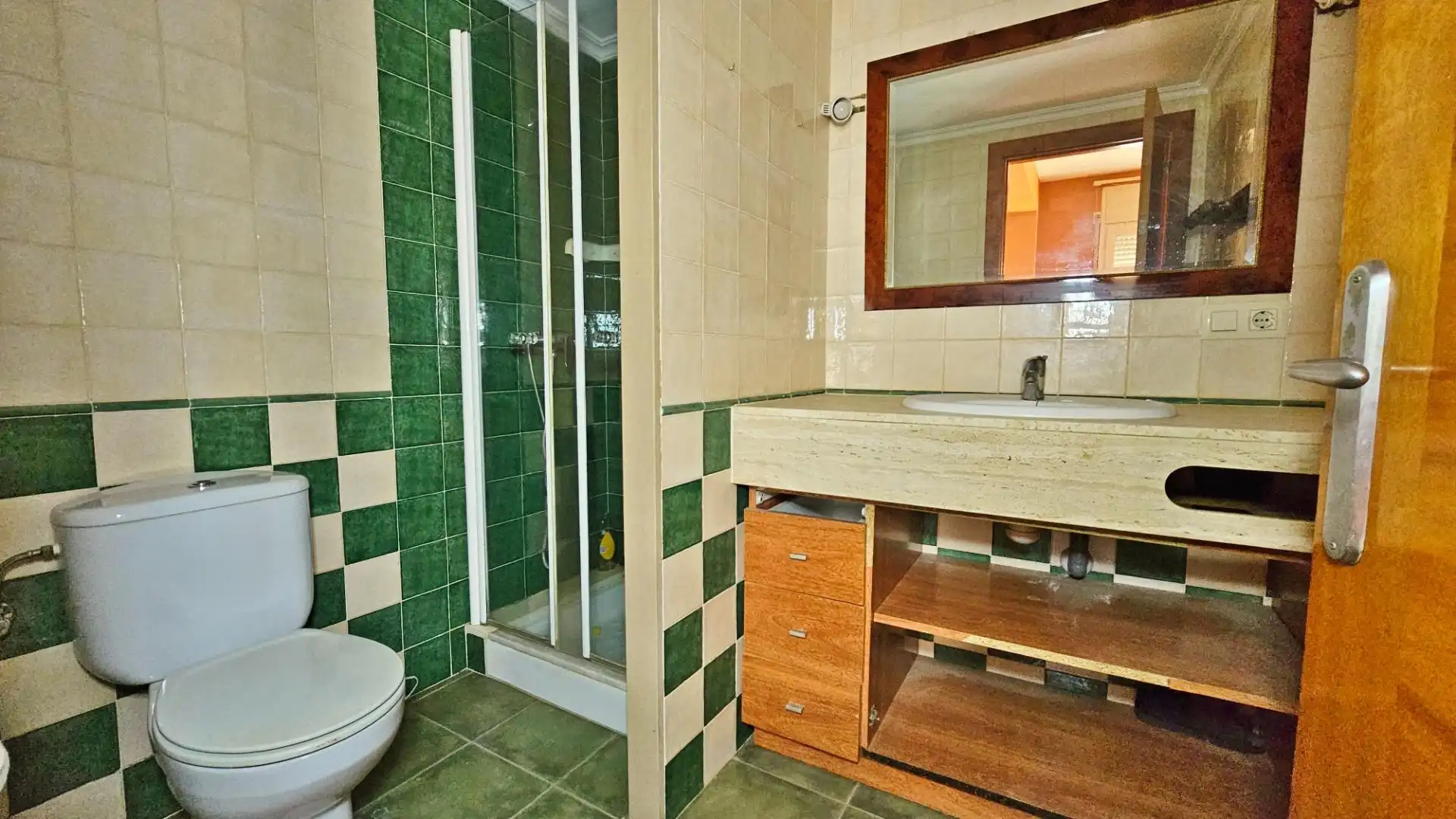 Bany de Casa o xalet en venda en Olot amb Aire condicionat, Calefacció i Parquet
