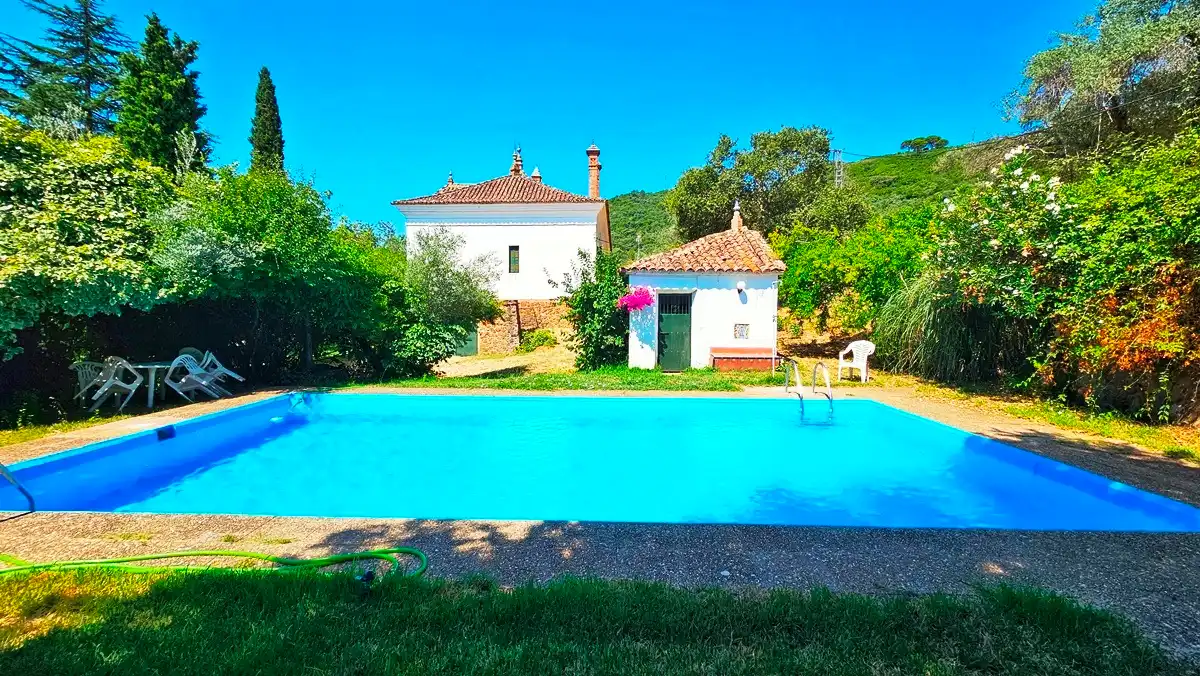 Piscina de Casa o chalet en venta en Aracena con Jardín privado, Terraza y Trastero
