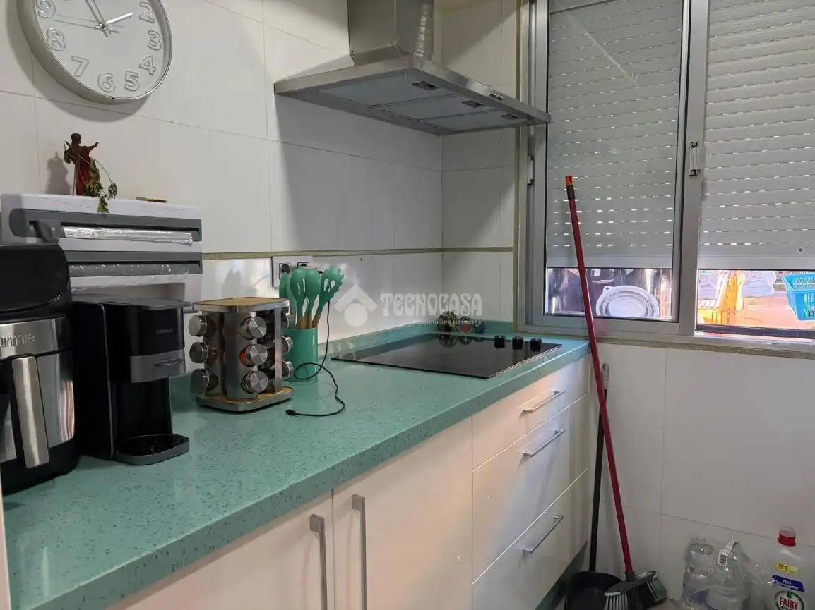 Cocina de Piso en venta en Sevilla con Aire acondicionado