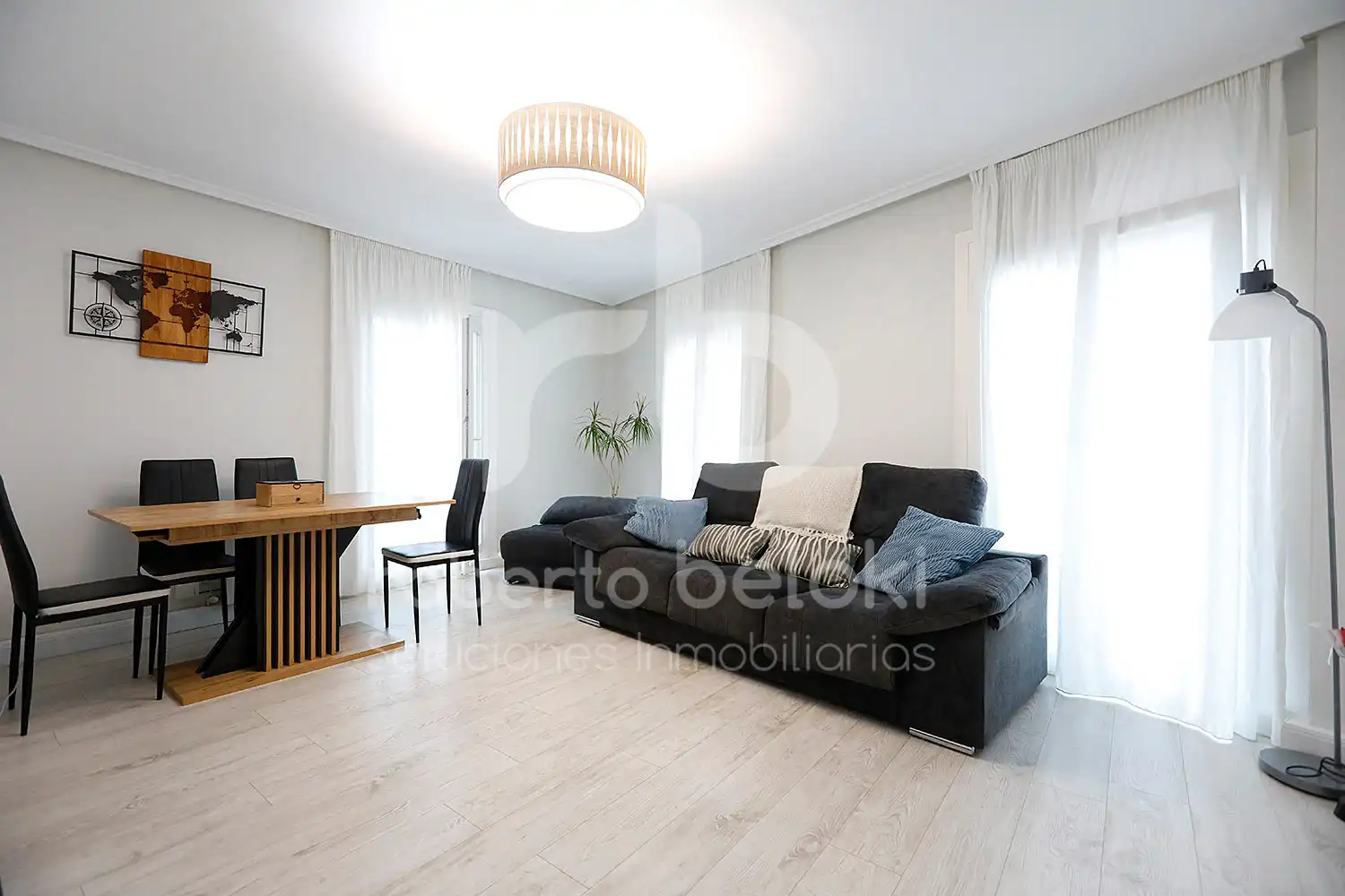 Flat with balcony for sale in Fueros Kalea