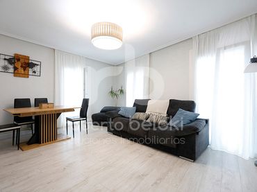 Appartamento con balcone in vendita a Fueros Kalea