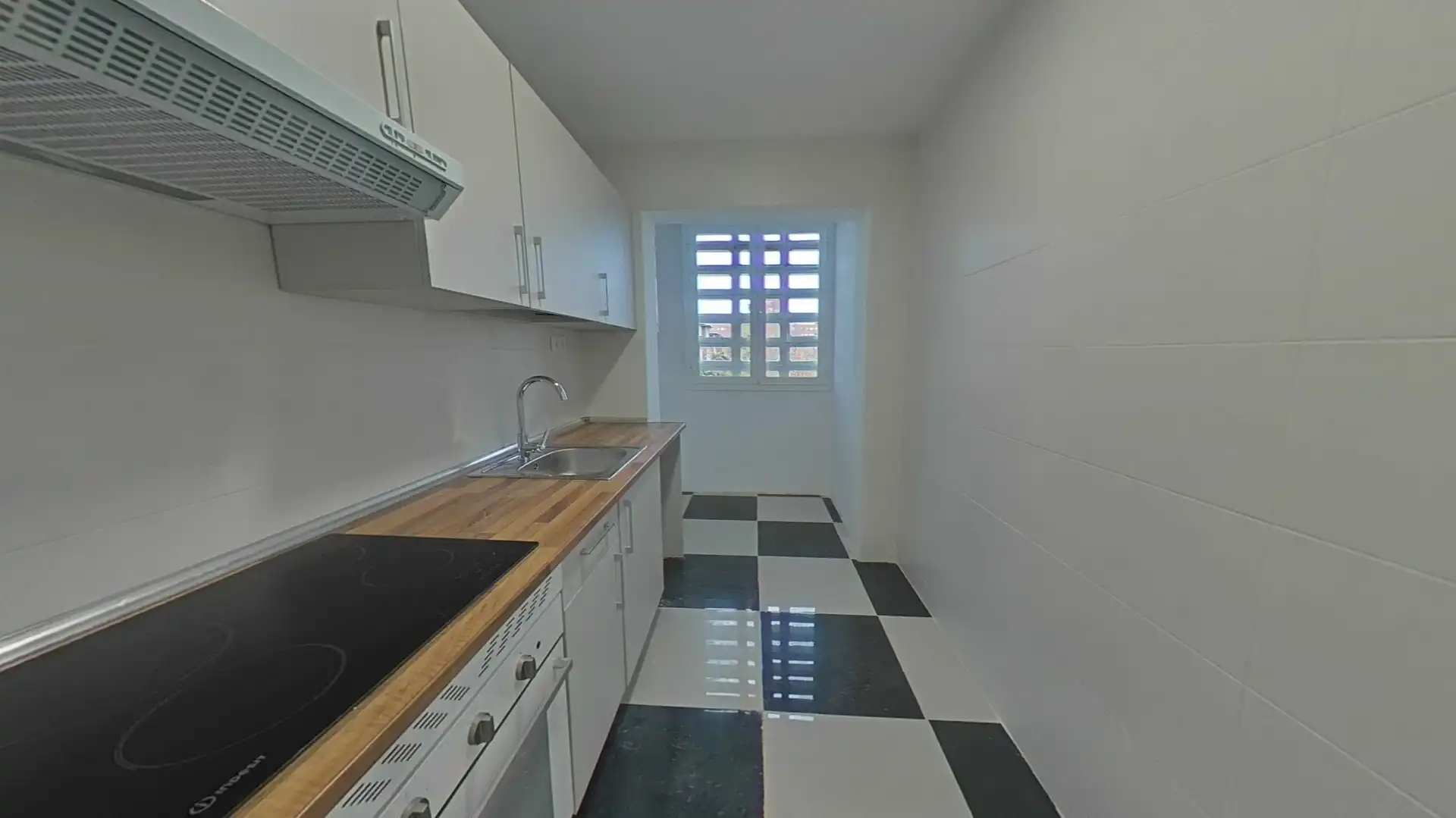 Cuina de Pis en venda en Madrid amb Parquet