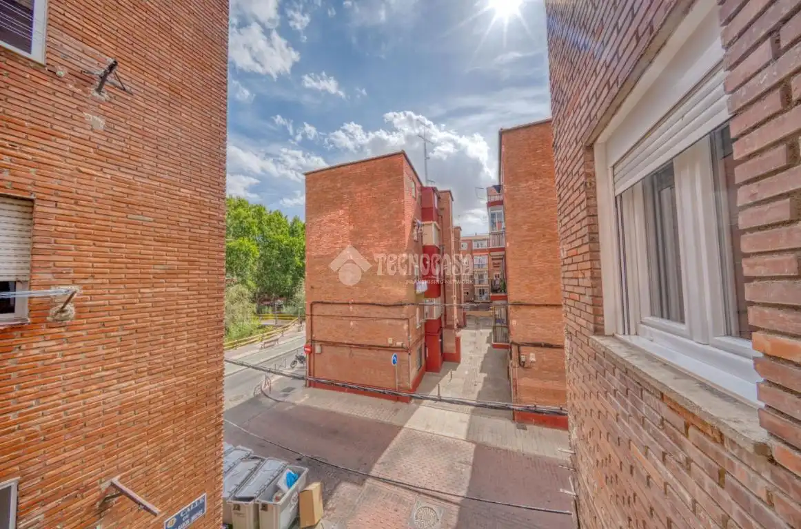 Vista exterior de Piso en venta en Valladolid con Calefacción y Terraza