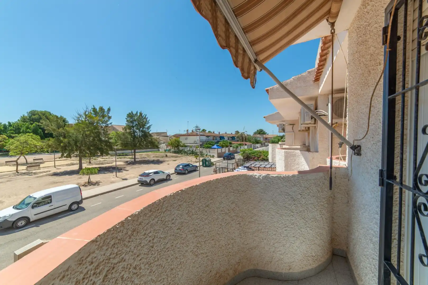 Casa adosada de lloguer a Los Narejos - Punta Calera