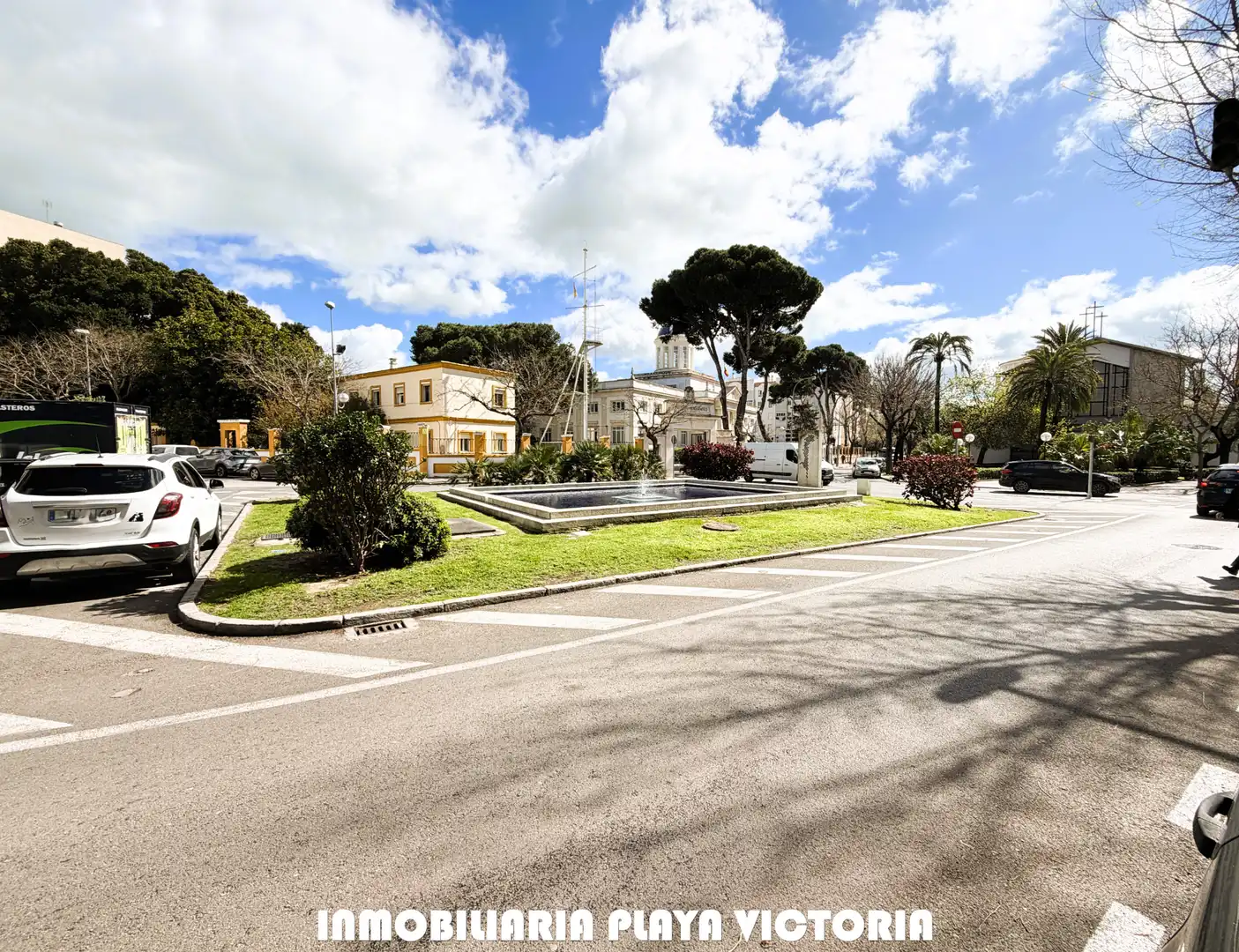 Vista exterior de Pis en venda en Cádiz amb Parquet i Terrassa