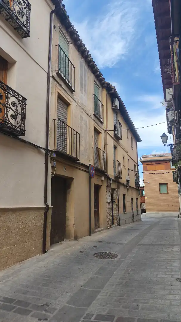 Vista exterior de Edificio en venta en Toledo