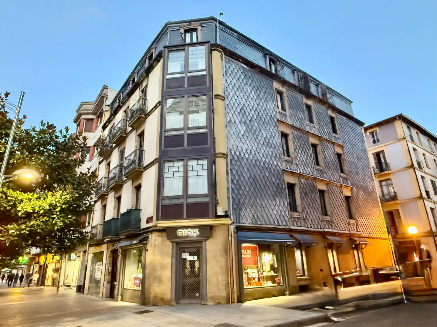 Business premises to rent in Colon Ibilbidea 11