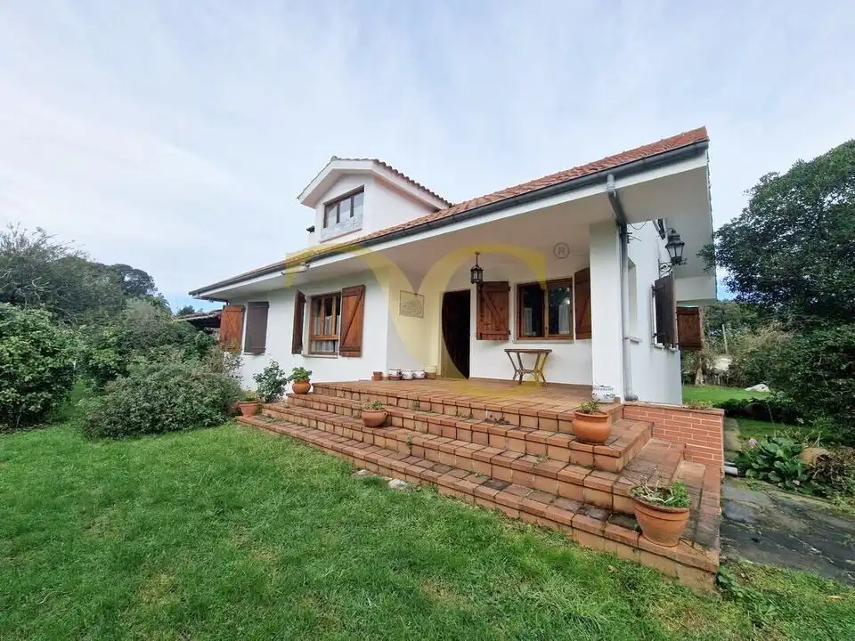 Vista exterior de Casa o chalet en venta en Llanes con Calefacción, Jardín privado y Terraza