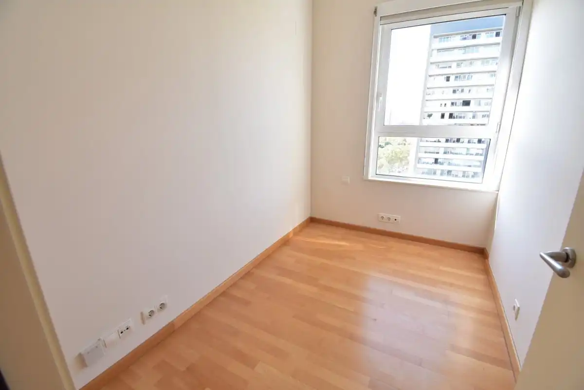 Schlafzimmer von Wohnung zur Miete in Barcelona mit Klimaanlage, Heizung und Privatgarten