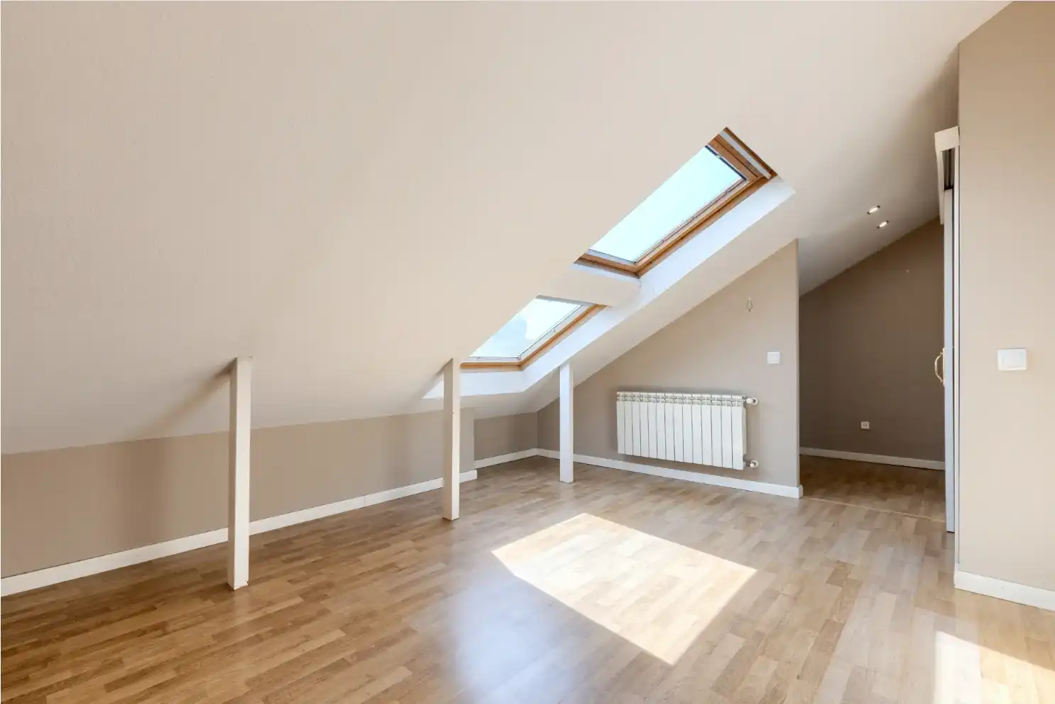 Habitación de Casa adosada en venta en Ciudalcampo con Aire acondicionado, Calefacción y Jardín privado