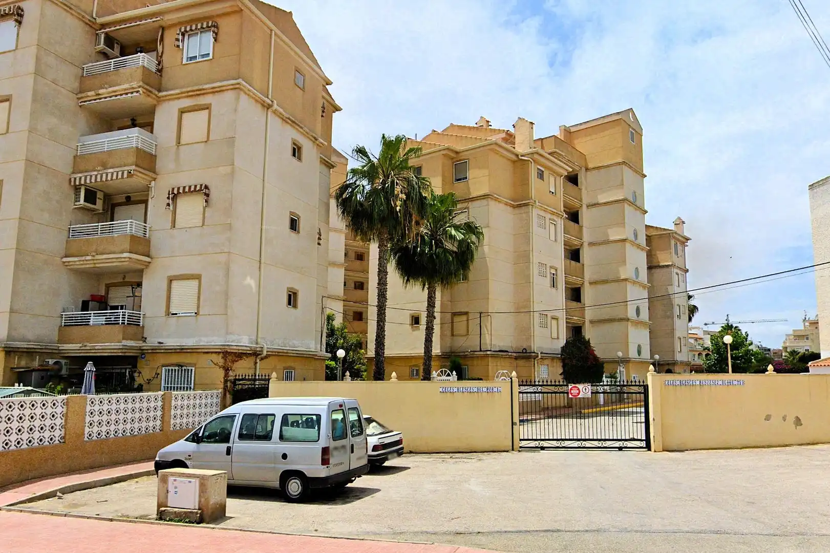Vista exterior de Apartamento en venta en Torrevieja con Aire acondicionado, Calefacción y Amueblado
