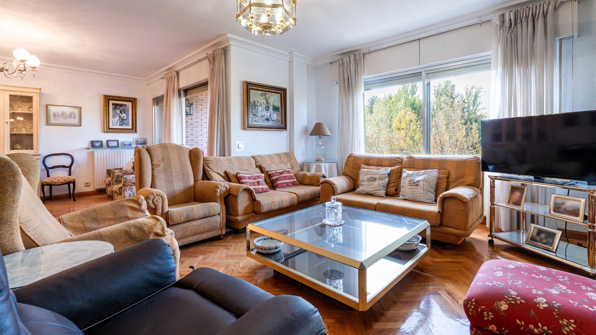 Living room of Flat for sale in Pozuelo de Alarcón  with Air Conditioner, Heating and Terrace