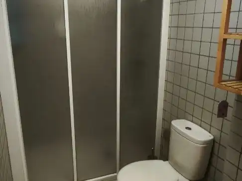 Badezimmer von Wohnung zur Miete in Fuenlabrada mit Klimaanlage, Heizung und Möbliert