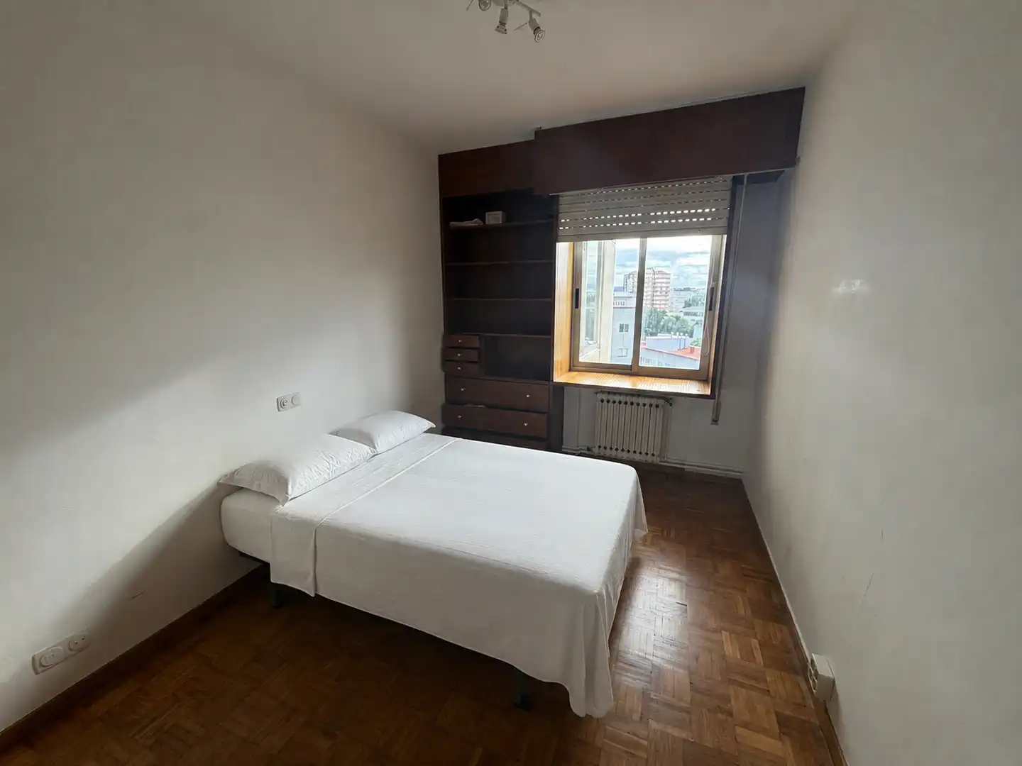 Habitación de Piso de alquiler en Ferrol con Calefacción, Terraza y Amueblado