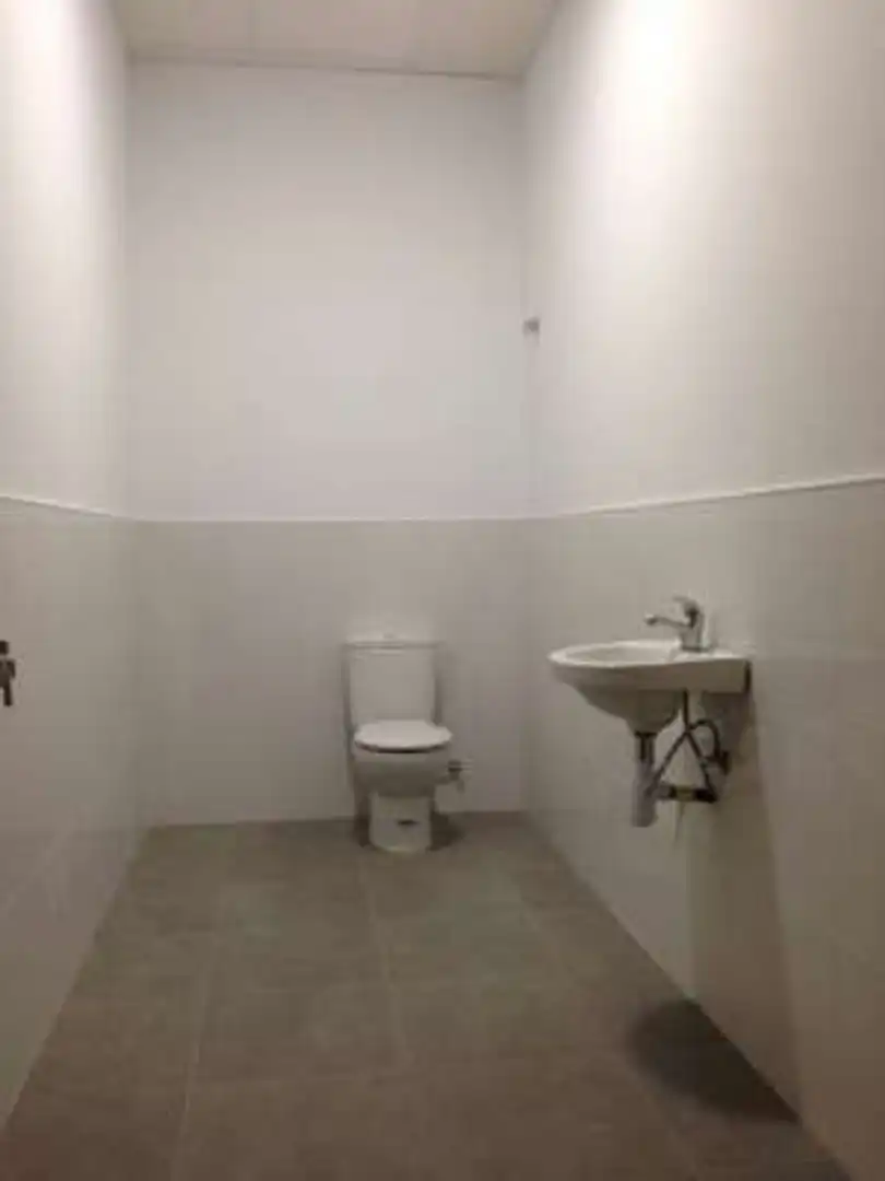 Baño de Oficina de alquiler en Ortigueira con Amueblado