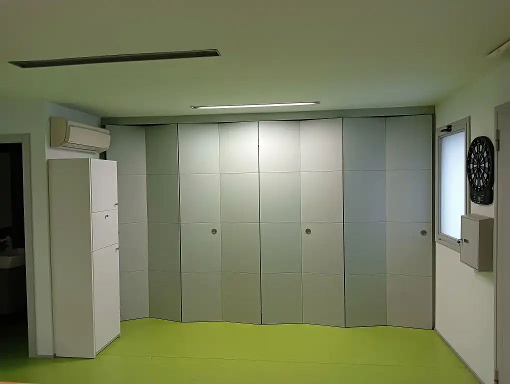 Local en venda en  Pamplona / Iruña amb Aire condicionat, Moblat i Internet