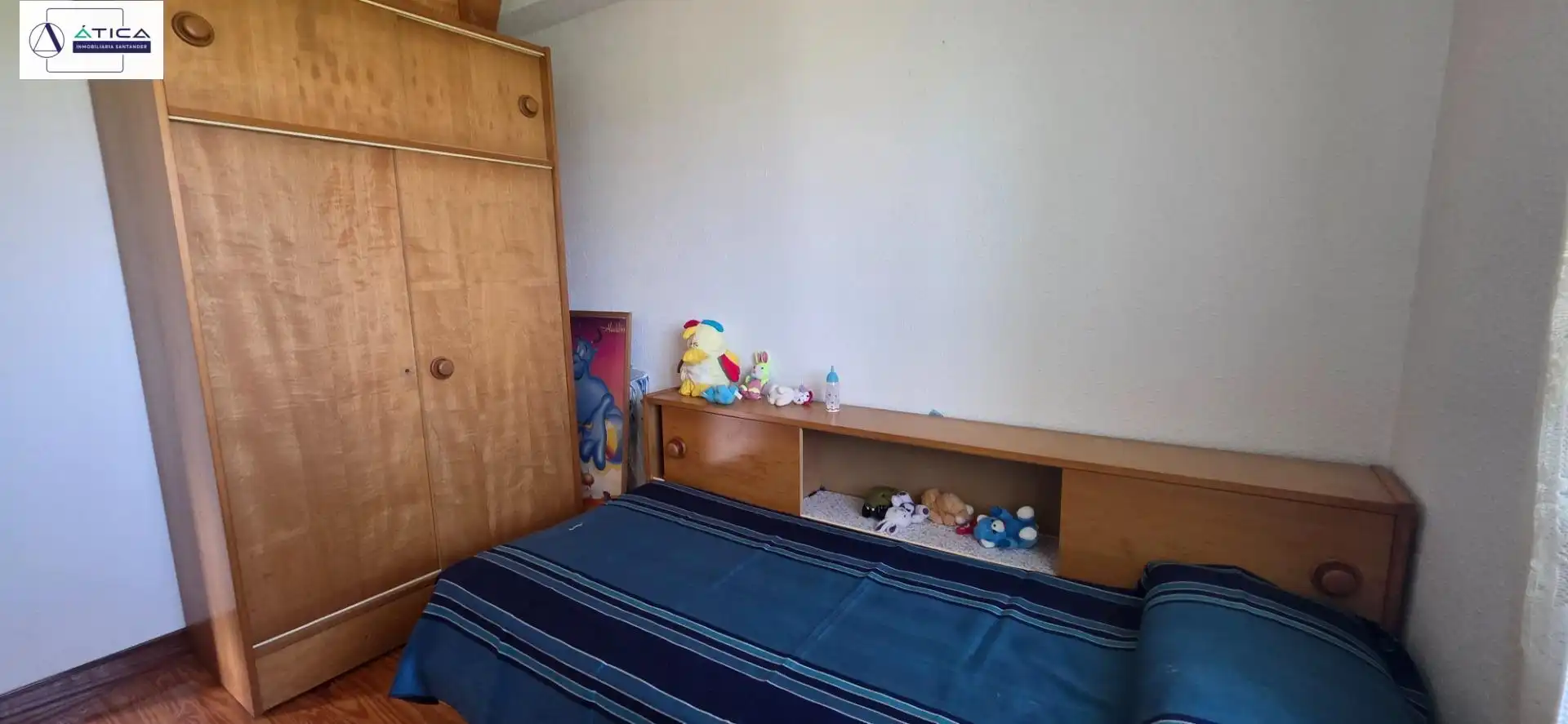 Habitación de Finca rústica en venta en Bárcena de Cicero con Jardín privado y Amueblado