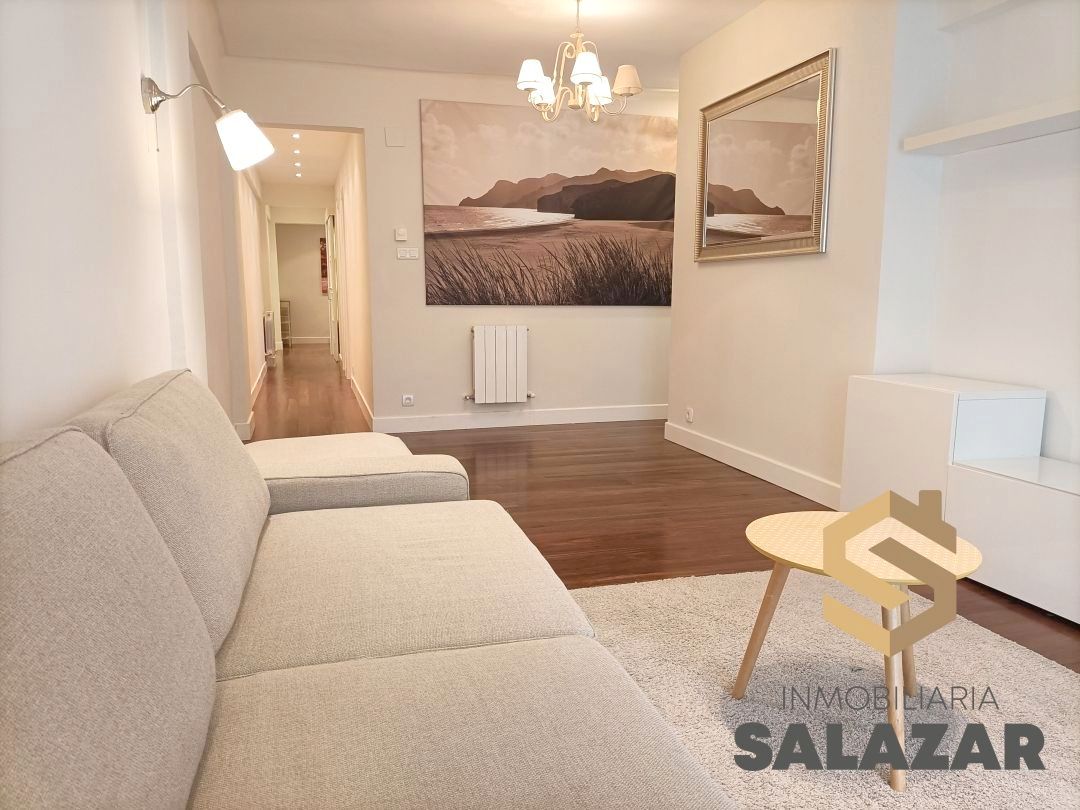 Living room of Flat to rent in Bilbao   with Heating, Terrace and Microwave