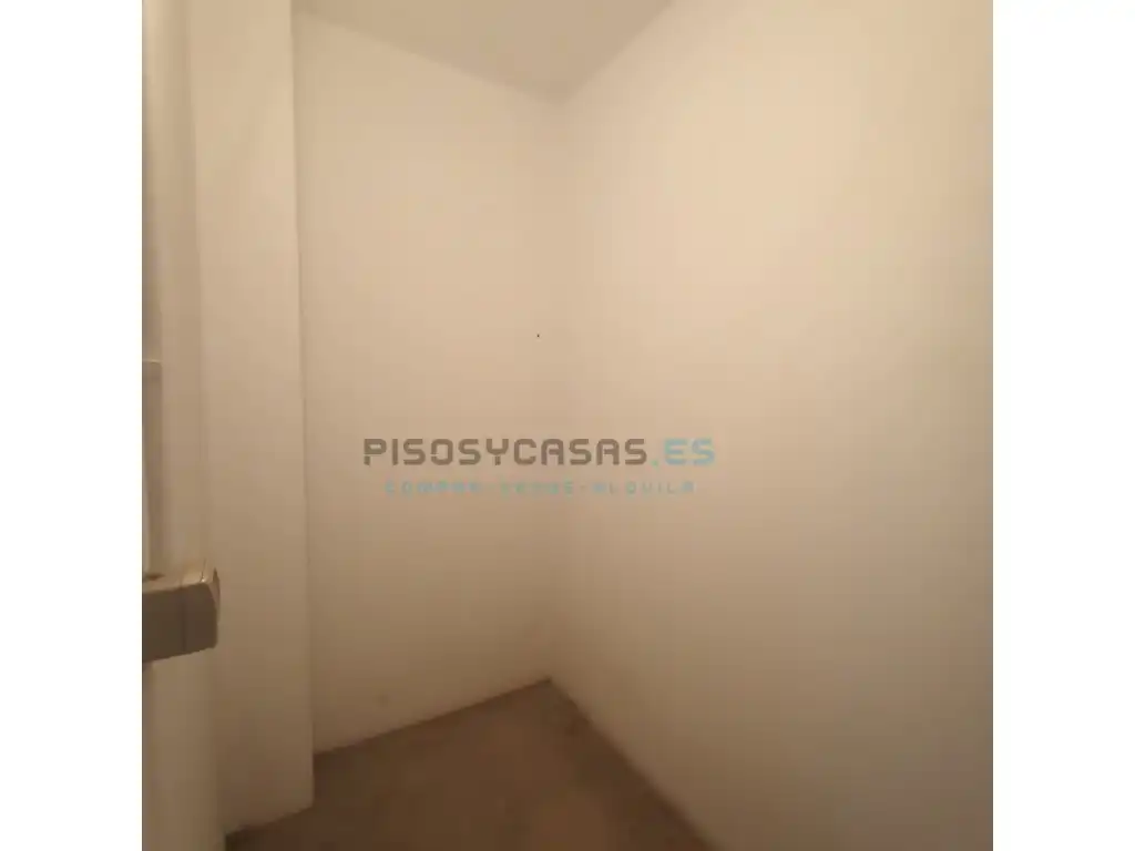 Flat for sale in Tauste  with Air Conditioner, Oven and Washing machine