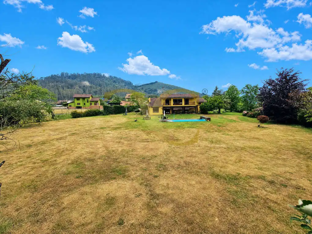 Casa o xalet en venda en Oviedo  amb Calefacció, Jardí privat i Terrassa