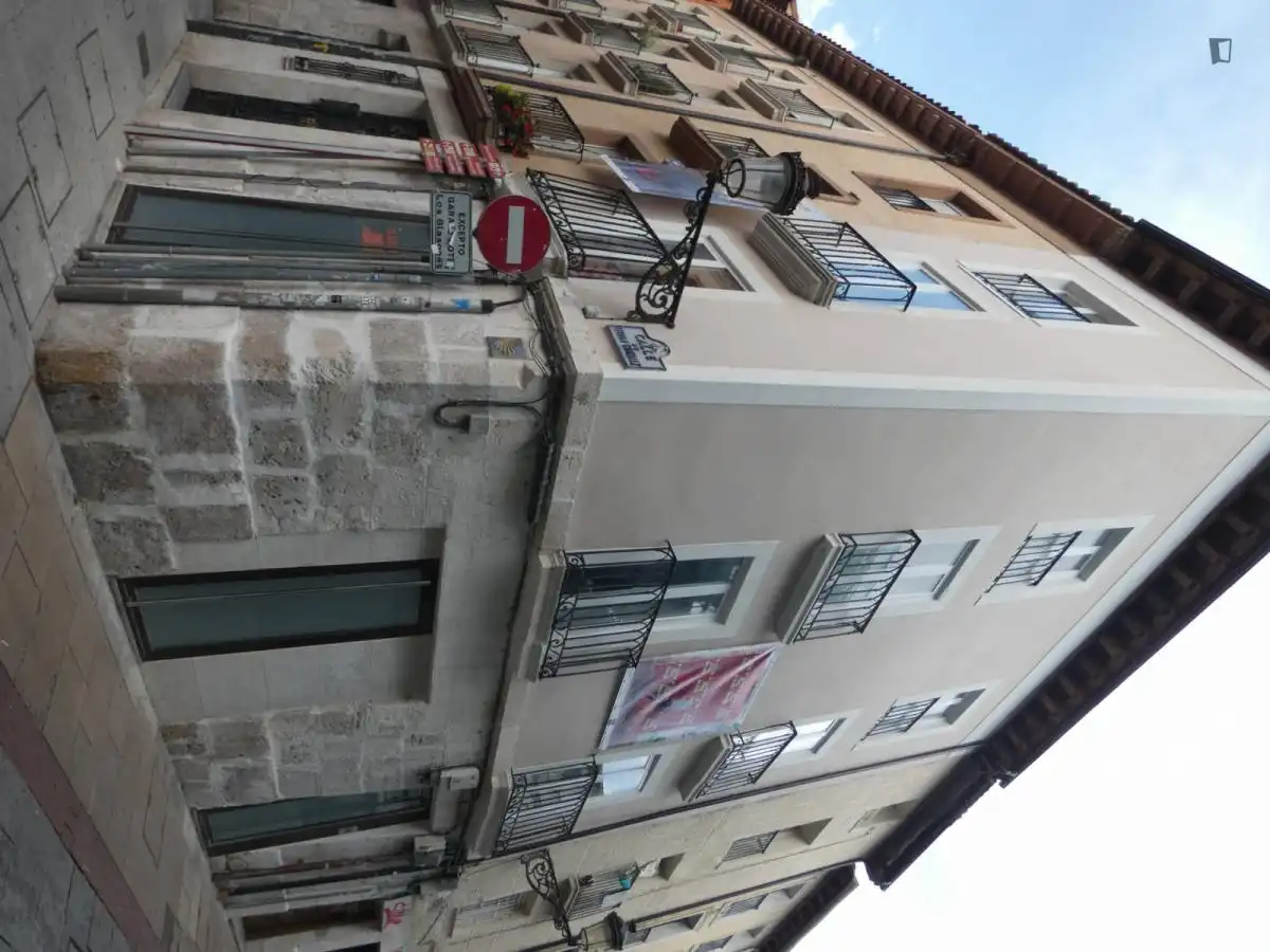 Study for rent in Casco Antiguo