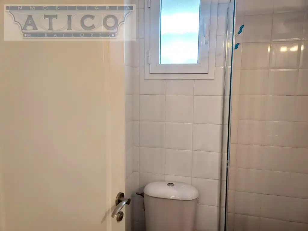Baño de Piso en venta en Sevilla con Aire acondicionado, Jardín privado y Piscina