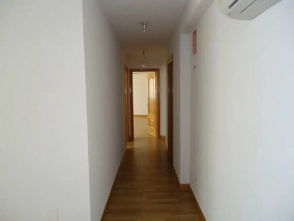 Office for rent in Móstoles  with Air Conditioner