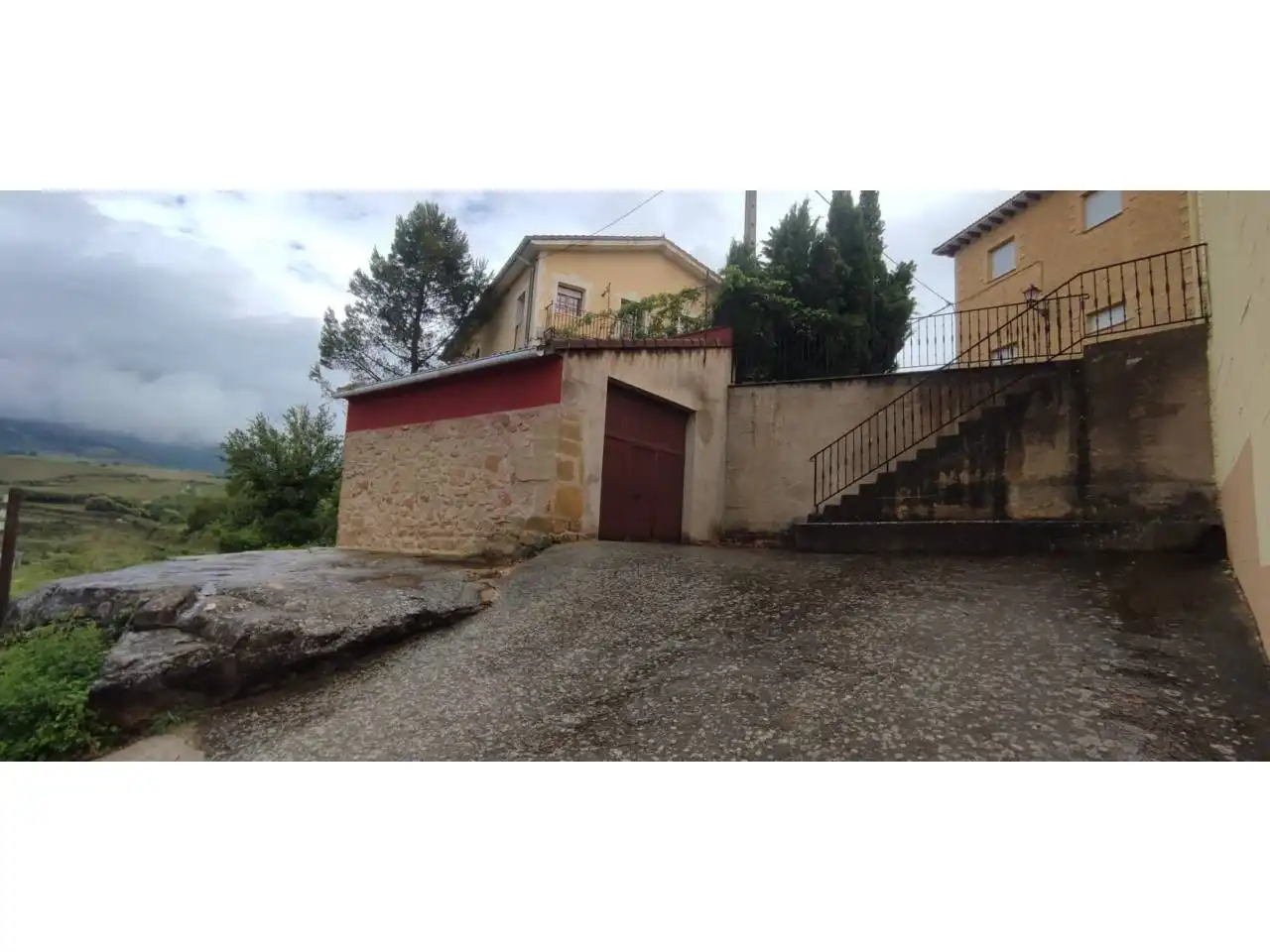 Vista exterior de Casa o chalet en venta en Elvillar / Bilar