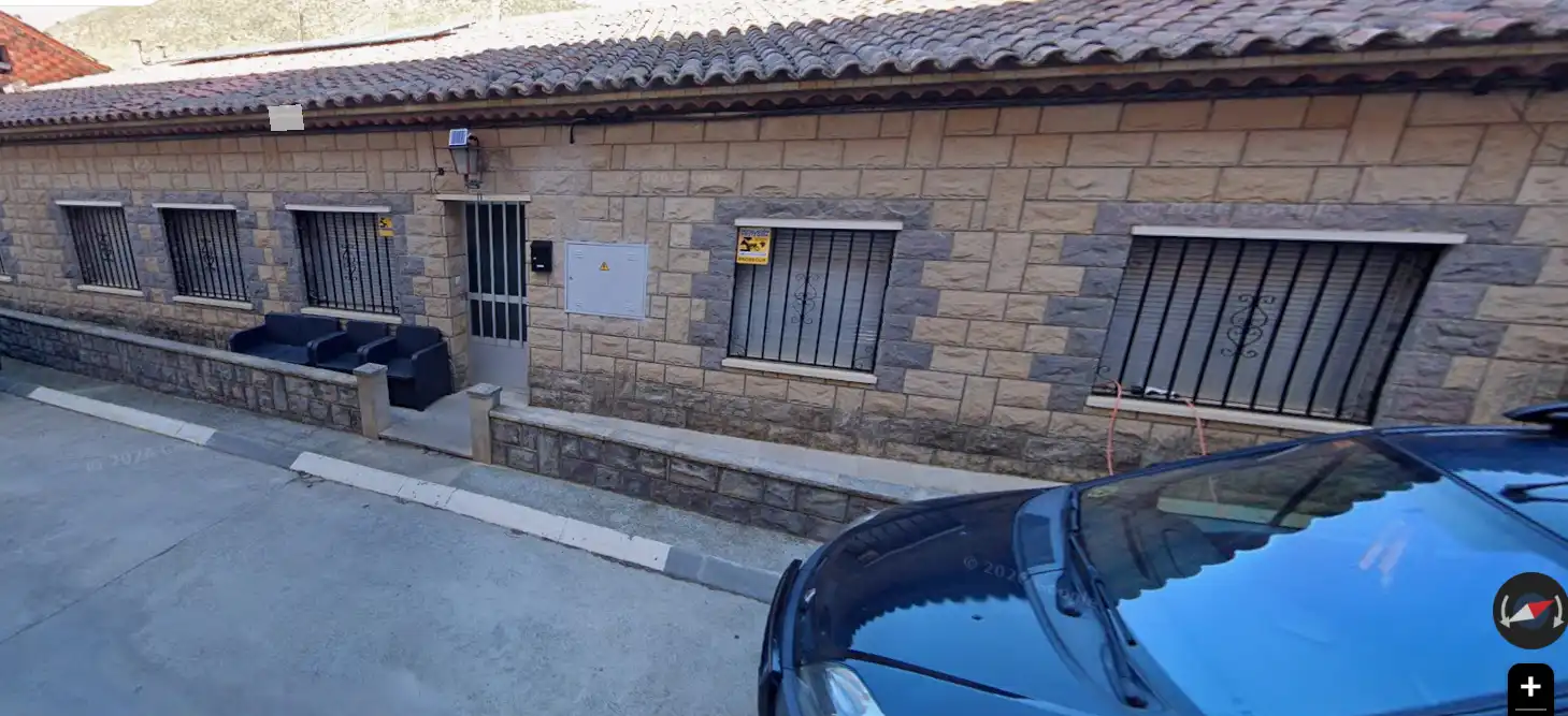 Aparcament de Casa adosada de lloguer en Alpartir amb Calefacció, Forn i Rentadora
