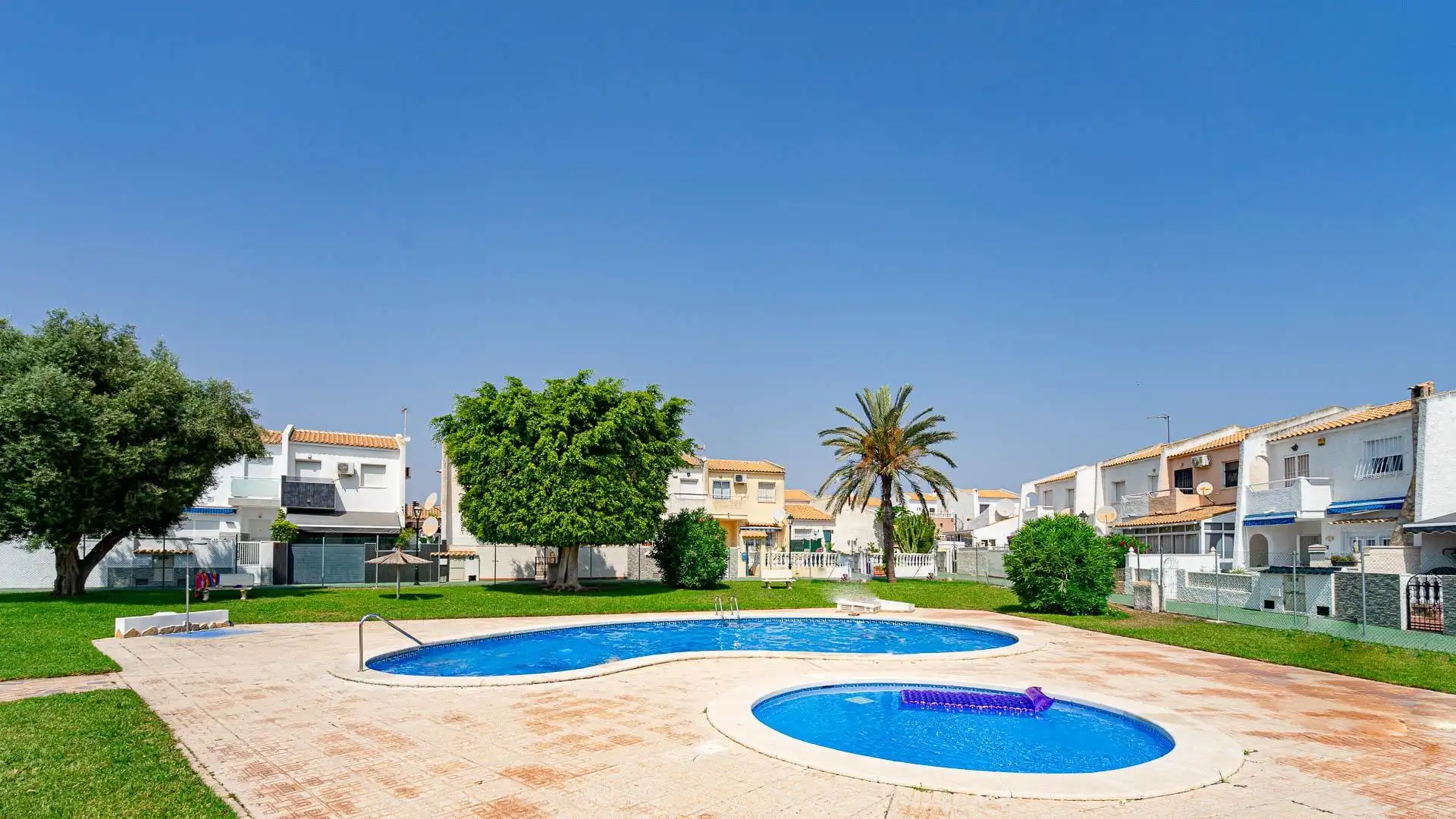 Piscina de Casa o chalet en venta en Orihuela con Jardín privado, Amueblado y Piscina comunitaria