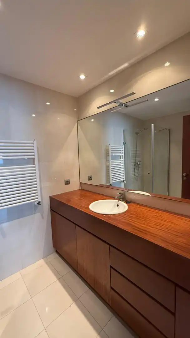Badezimmer von Wohnung zur Miete in Santander mit Heizung, Privatgarten und Abstellraum