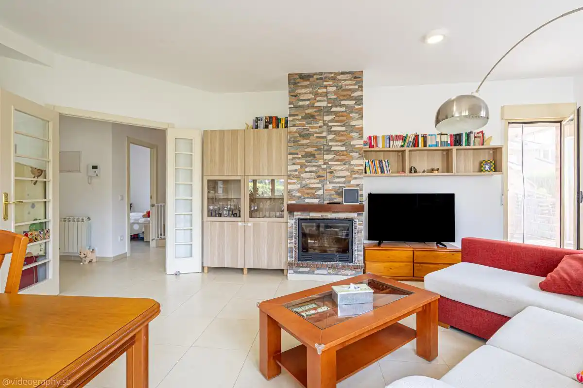 Sala de estar de Casa adosada en venta en Collado Mediano con Calefacción, Jardín privado y Terraza