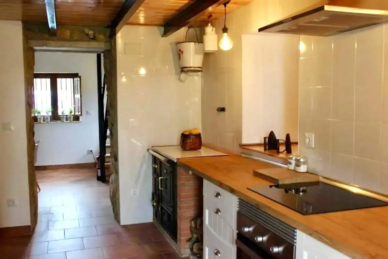 Cocina de Casa adosada de alquiler en Oviedo  con Calefacción, Jardín privado y Terraza