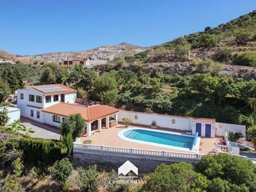 Casa rústica amb jardí en venda a Torrenueva Costa