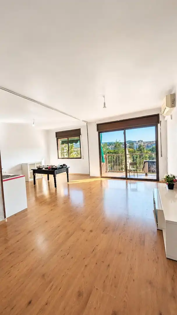 Living room of Flat for sale in Ripollet  with Heating, Parquet flooring and Balcony