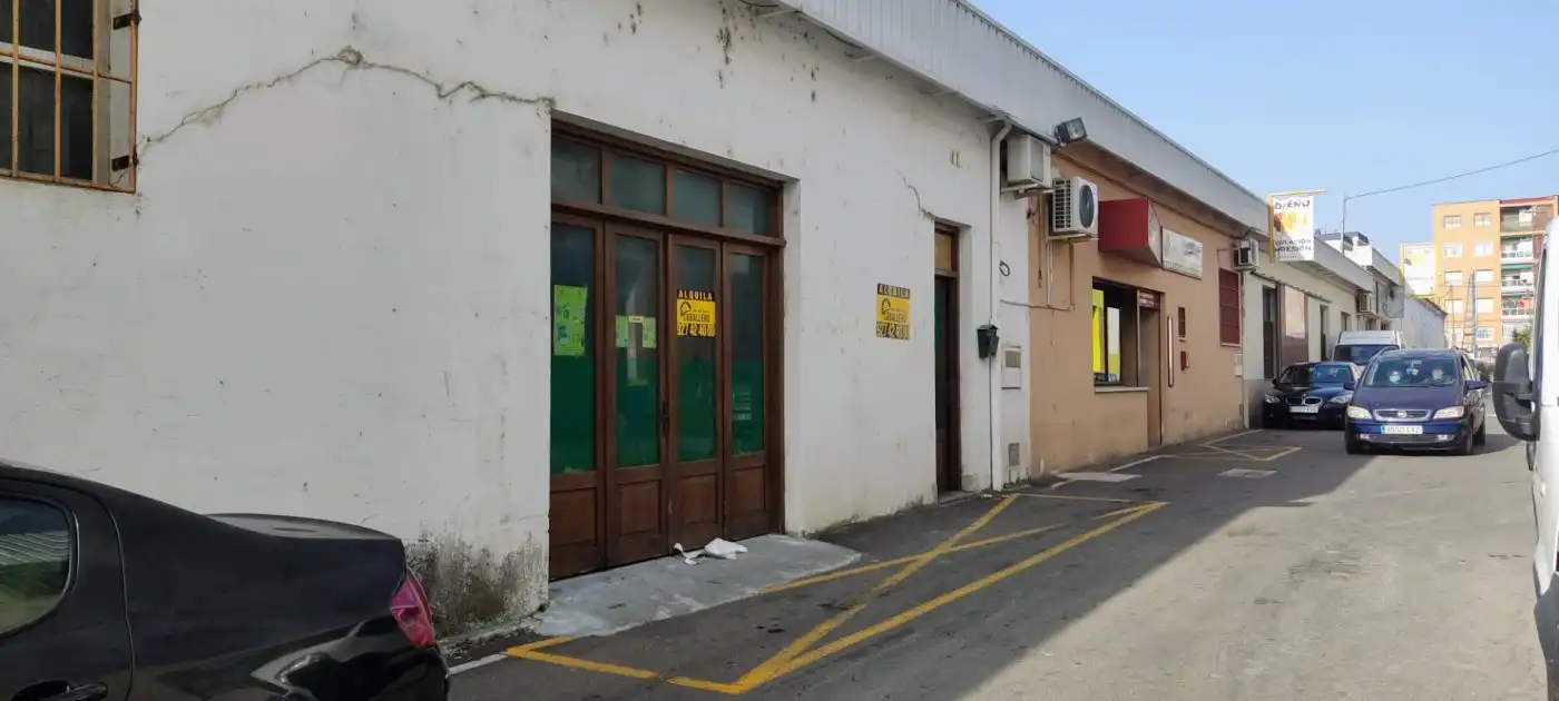 Vista exterior de Local en venda en Zona Sur - Av. de España - San Miguel