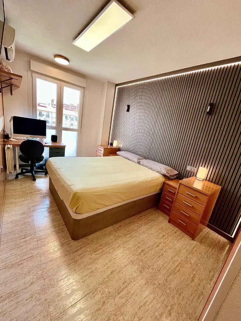 Flat with terrace for sale in Plaza de Colon, imagen 5