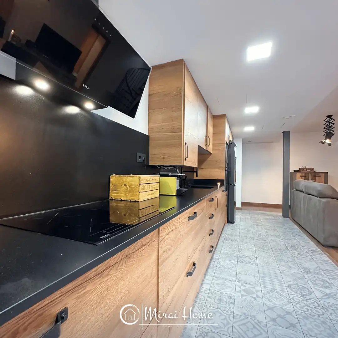 Cuina de Dúplex en venda en Santa Coloma de Gramenet amb Aire condicionat, Calefacció i Parquet