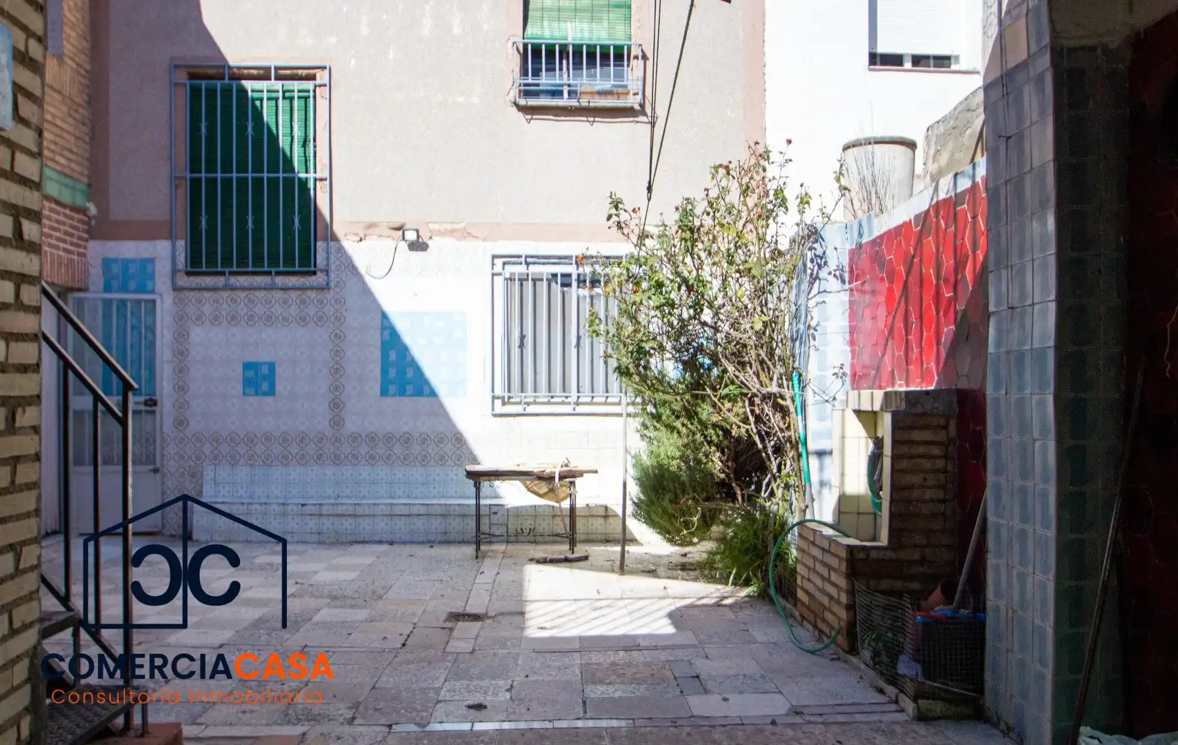 Vista exterior de Casa o xalet en venda en Las Gabias amb Terrassa, Traster i Balcó