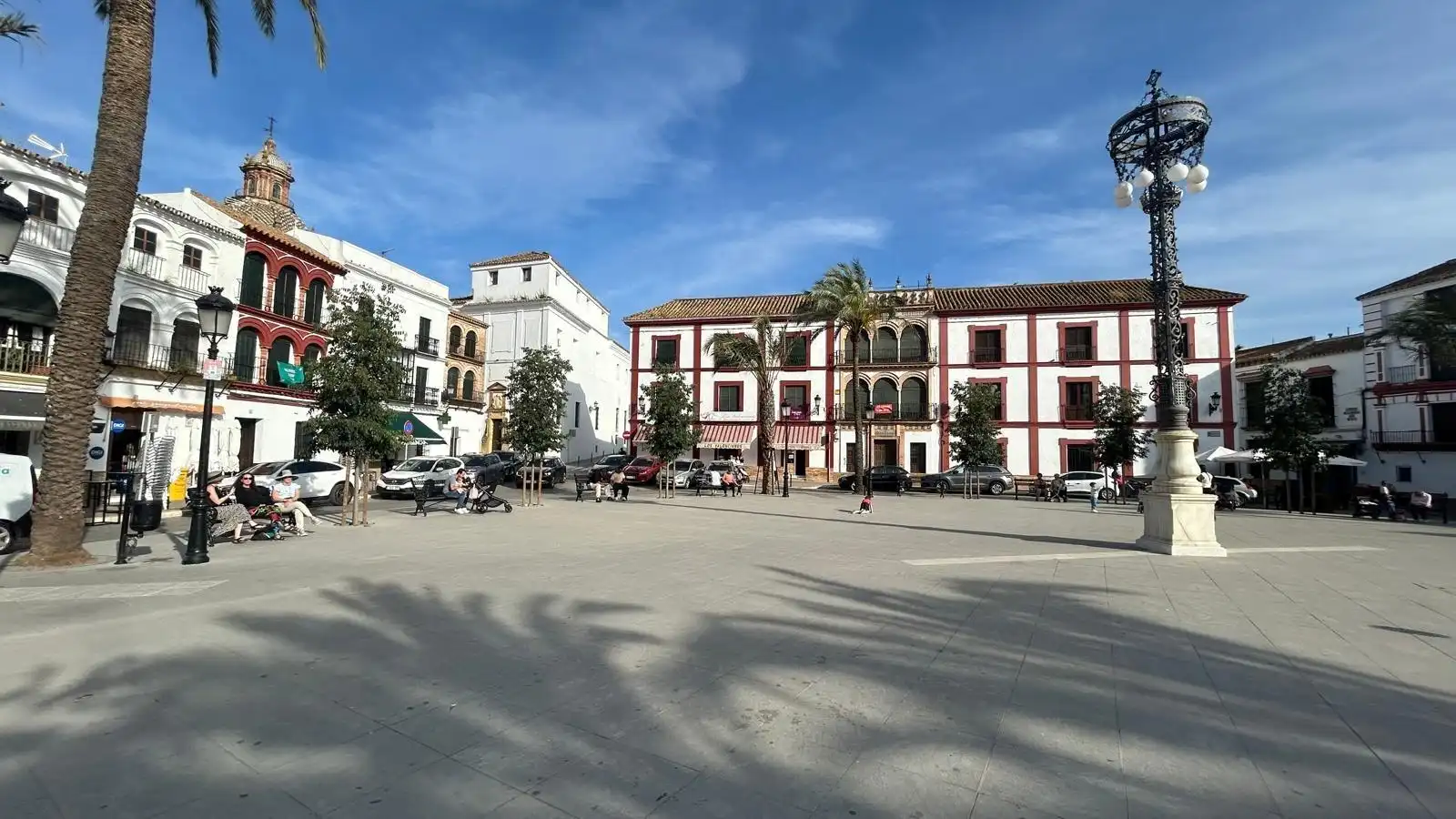 Vista exterior de Edifici en venda en Carmona