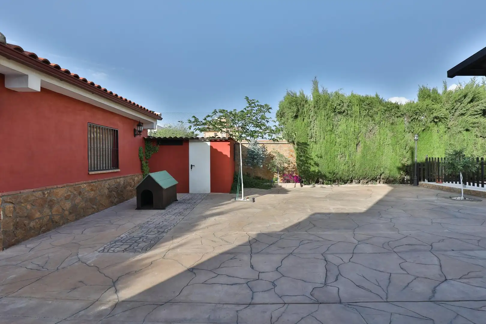 Garden of Houses for sale in Villa de Otura  with Community pool