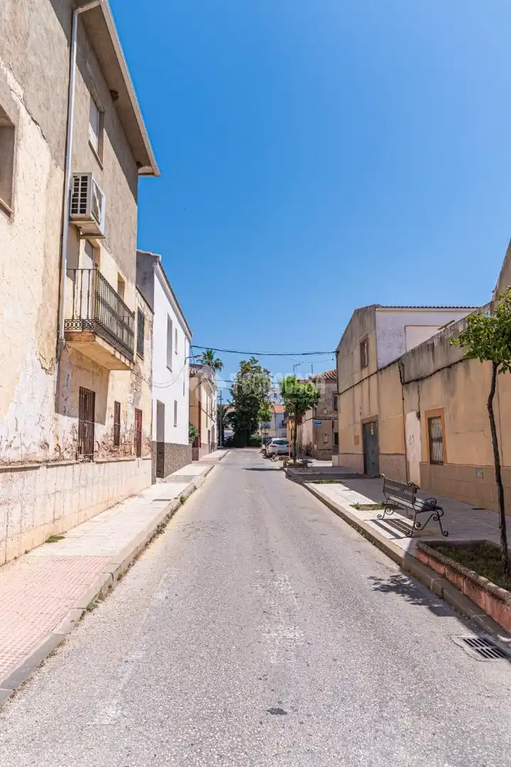 Vista exterior de Casa adosada en venta en Linares