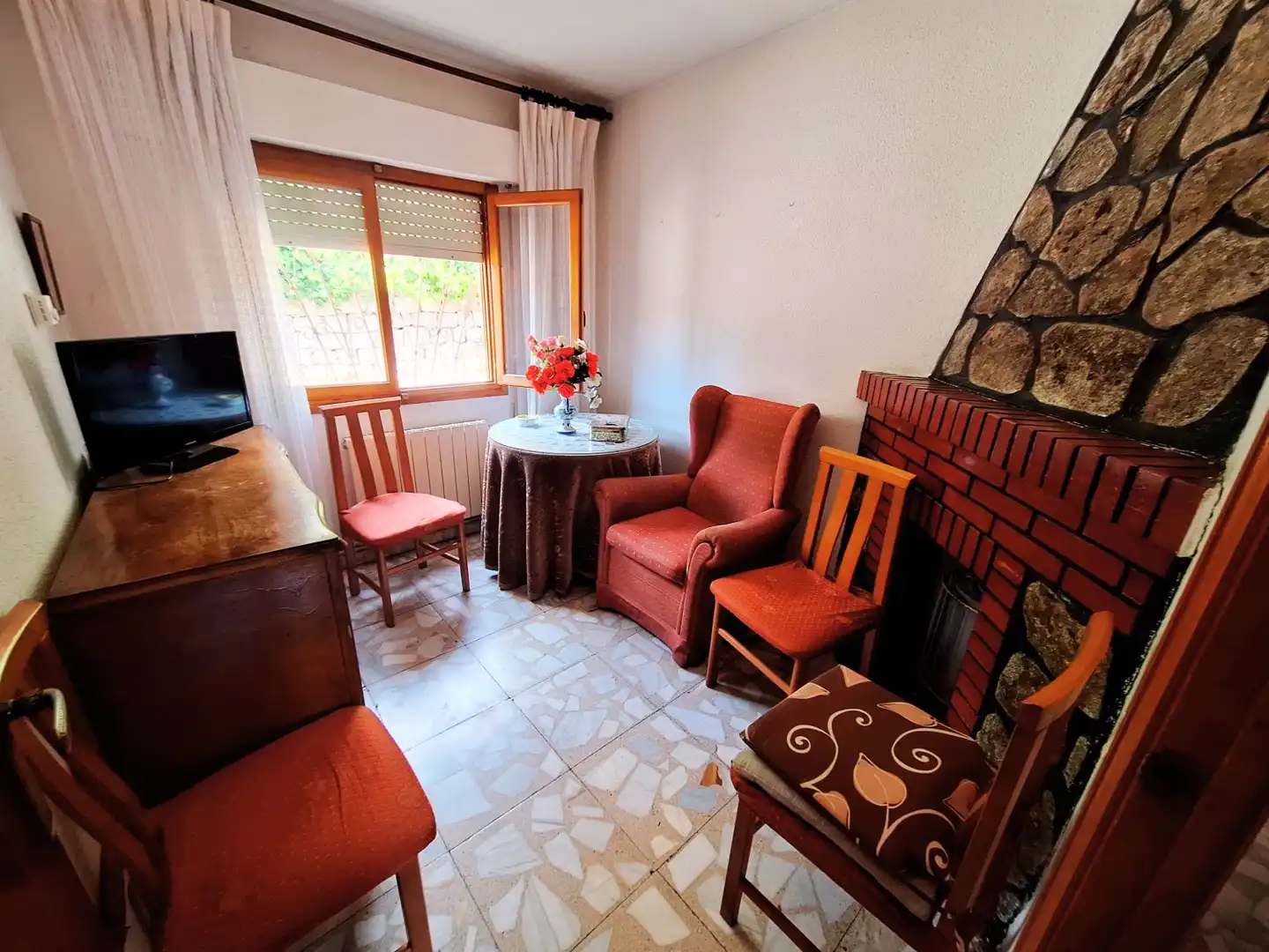 Sala de estar de Casa o chalet en venta en El Hoyo de Pinares  con Calefacción, Terraza y Trastero