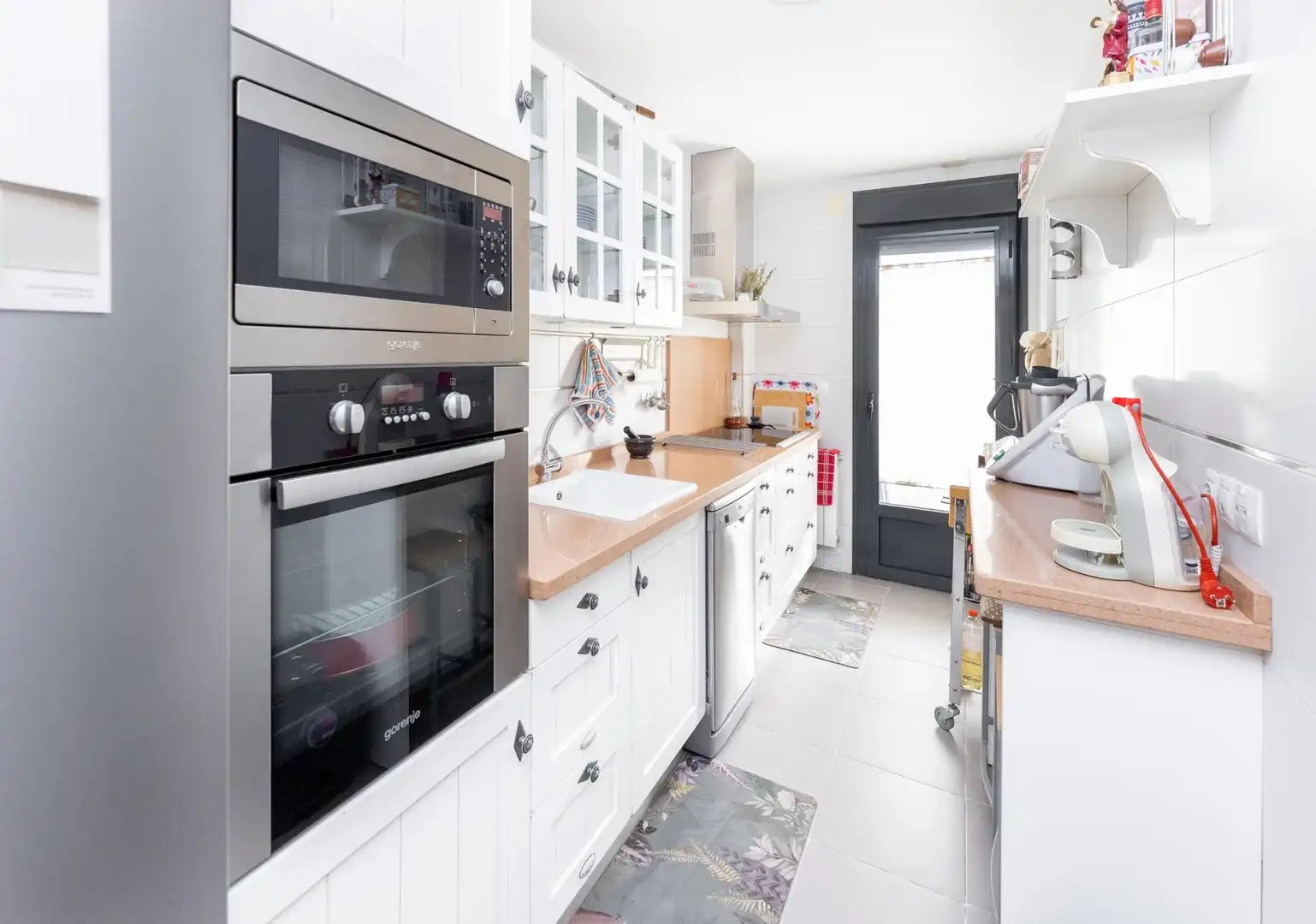 Kitchen of Flat for sale in Granada  with Air Conditioner, Heating and Storage room