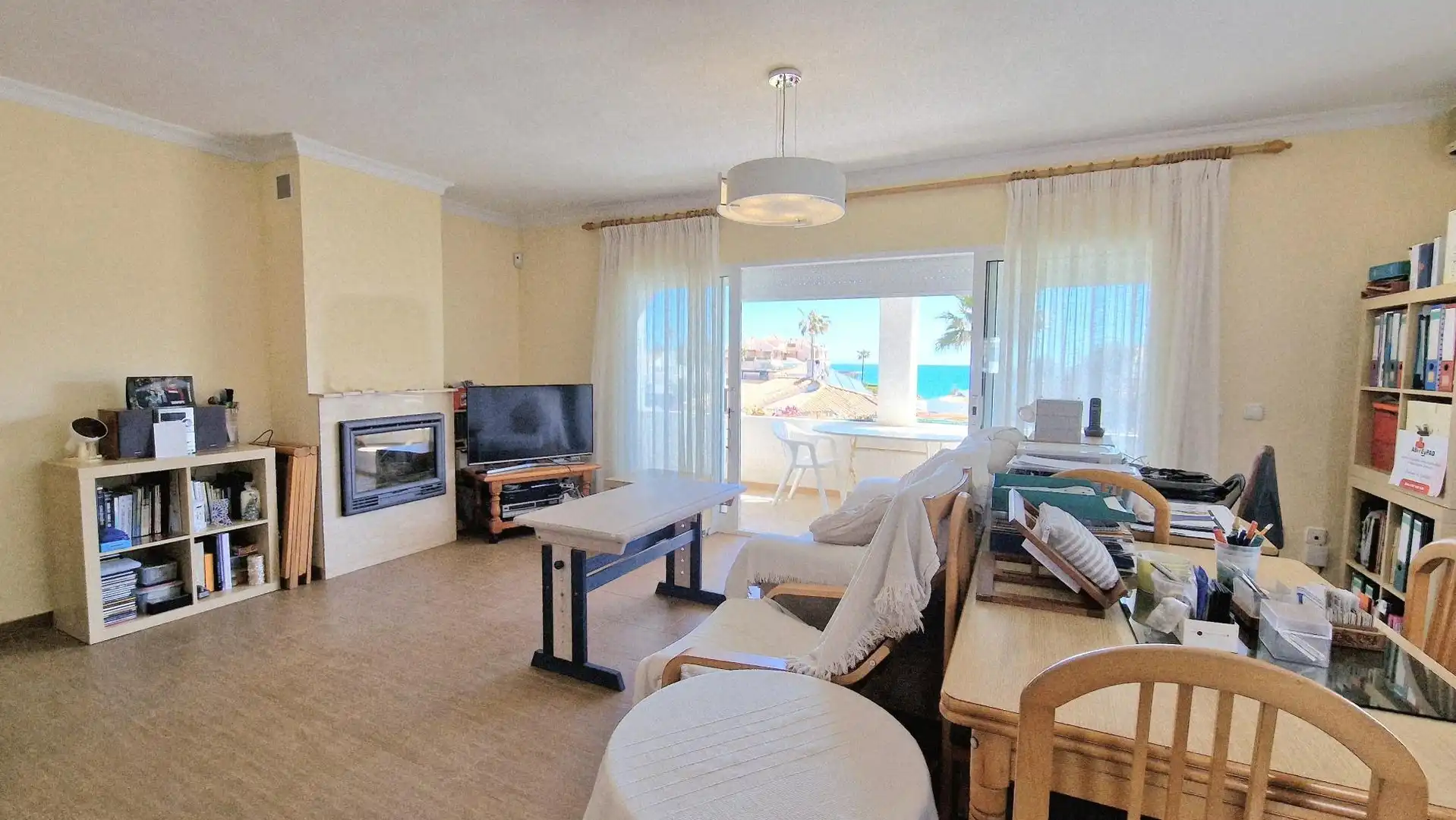 Sala d'estar de Casa o xalet en venda en Mijas amb Aire condicionat, Jardí privat i Terrassa
