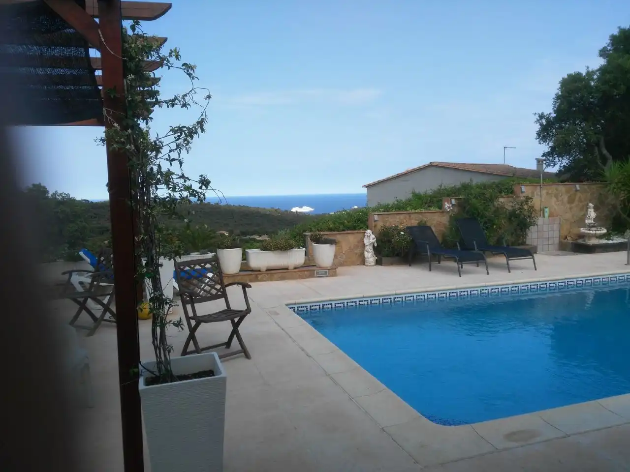 Schwimmbecken von Haus oder Chalet zum Verkauf in Castell d'Aro, Platja d'Aro i s'Agaró mit Heizung, Privatgarten und Terrasse